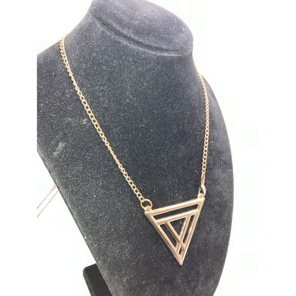Large Triangle Pendant & Helen Chain 16.25 Inch Necklace! - Picture 5 of 6